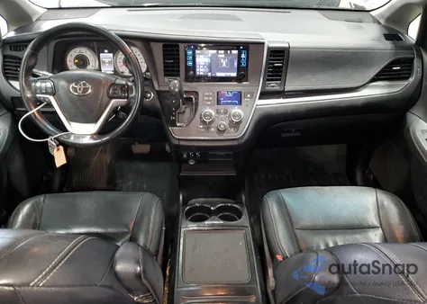 2015 Toyota Sienna Sport z USA, uszkodzony, nr VIN 5TDXK3DC2FS631899